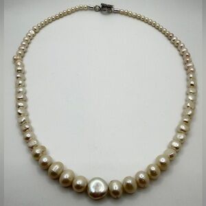 18" Revived! Graduated freshwater pearl necklace w/ new 925 toggle clasp!